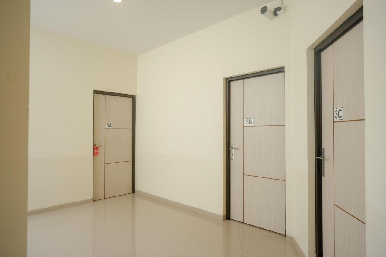 Sans Hotel Mataram Malioboro Yogyakarta Exteriör bild