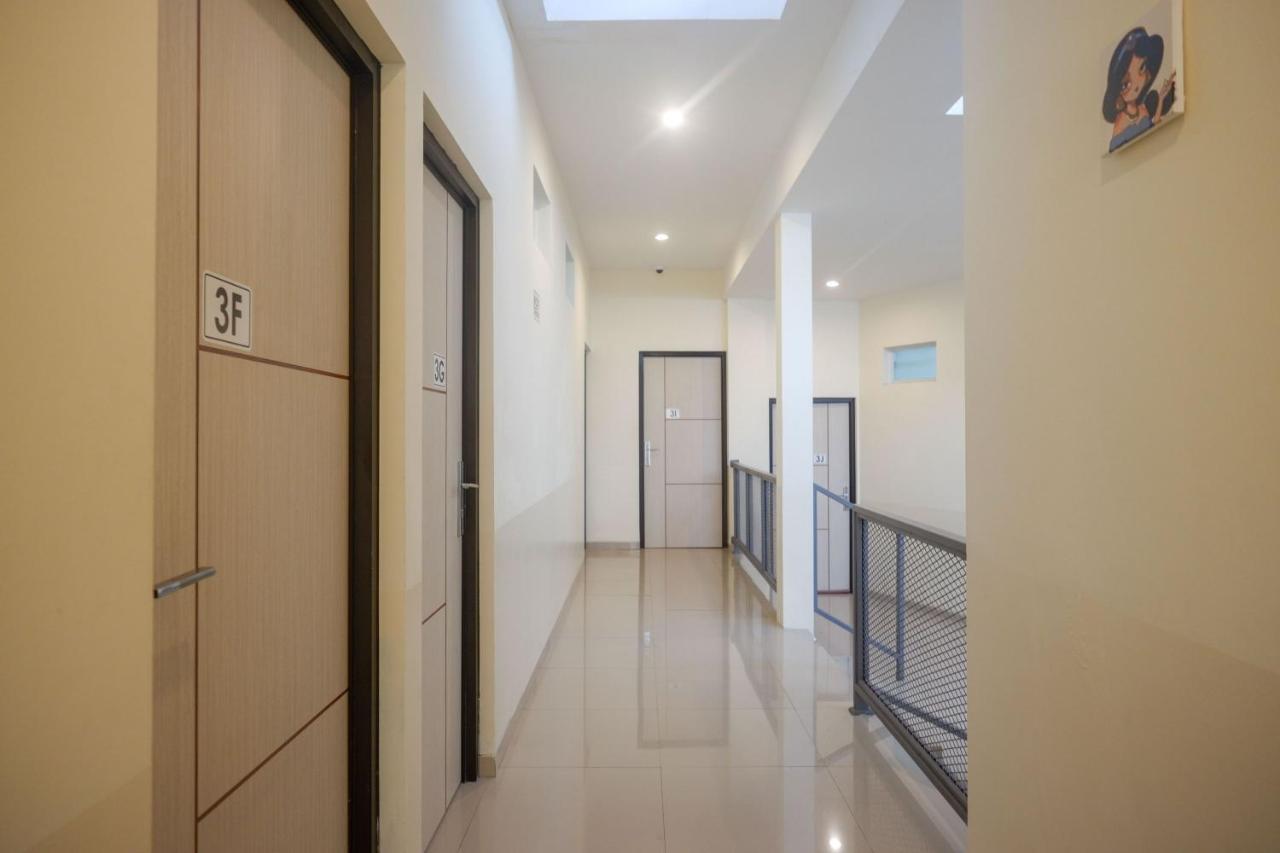 Sans Hotel Mataram Malioboro Yogyakarta Exteriör bild
