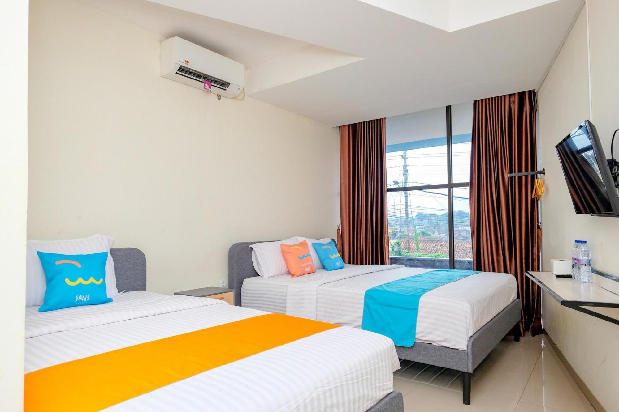 Sans Hotel Mataram Malioboro Yogyakarta Exteriör bild